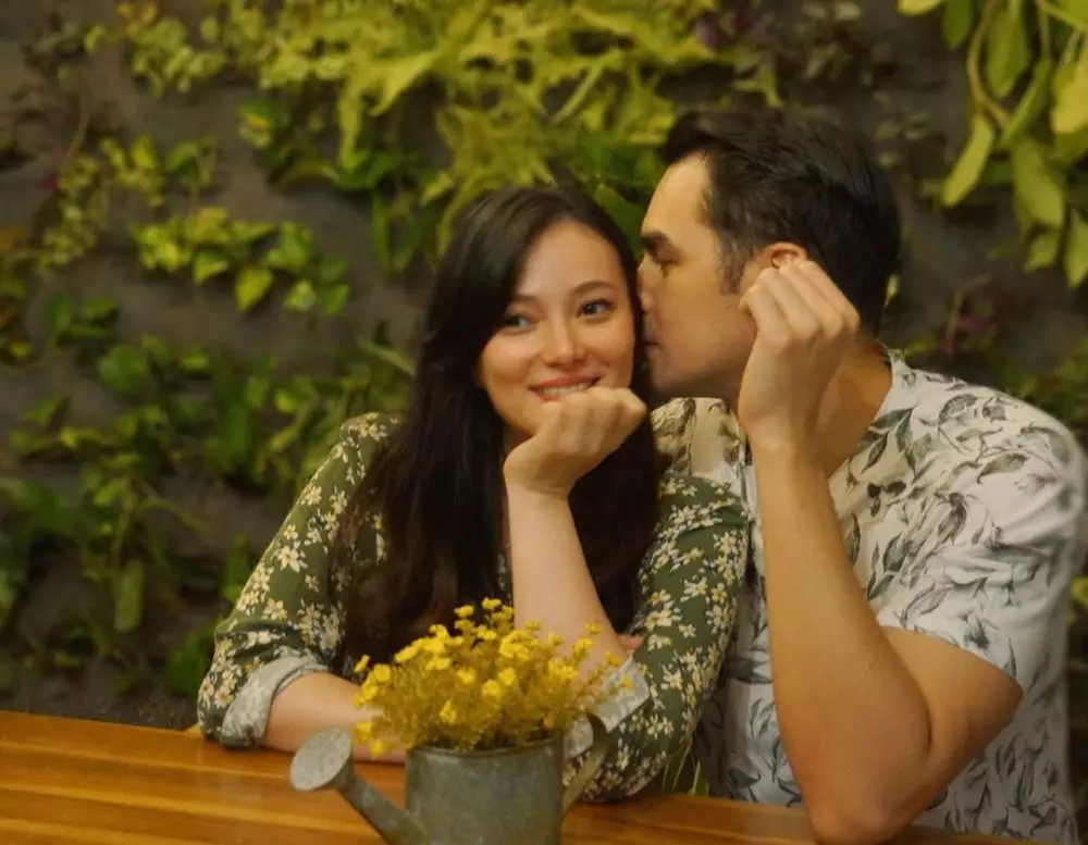 Potret romantis Asmirandah dan suami © 2020 brilio.net