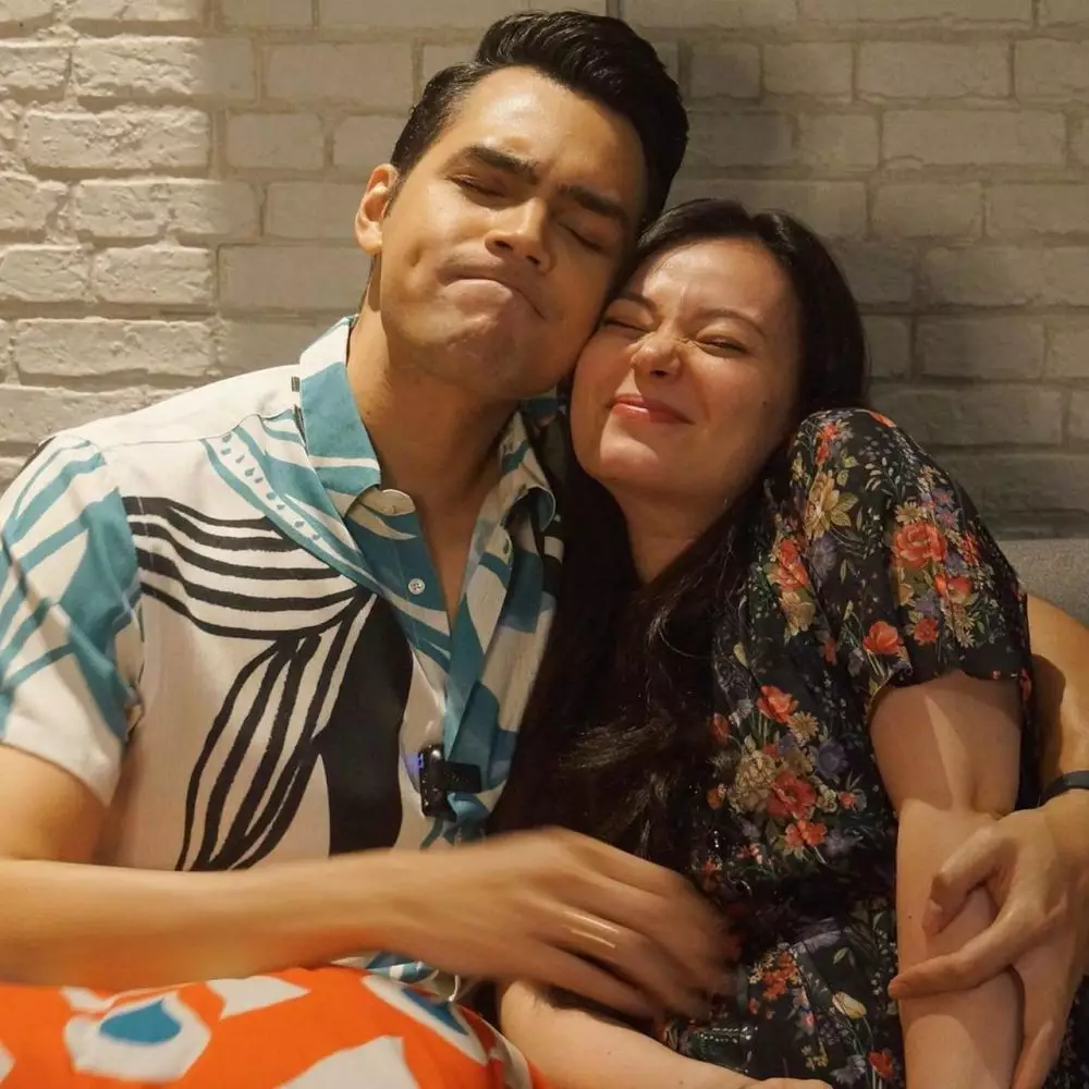 Potret romantis Asmirandah dan suami © 2020 brilio.net