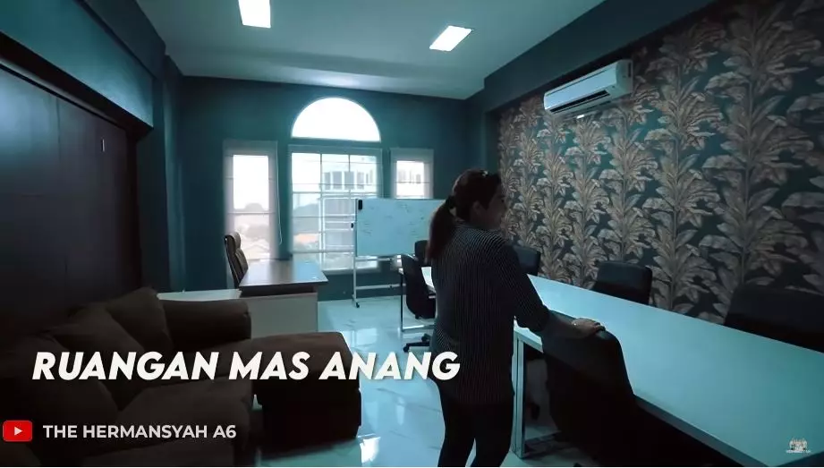 kantor baru Ashanty Anang YouTube kantor baru Ashanty Anang YouTube