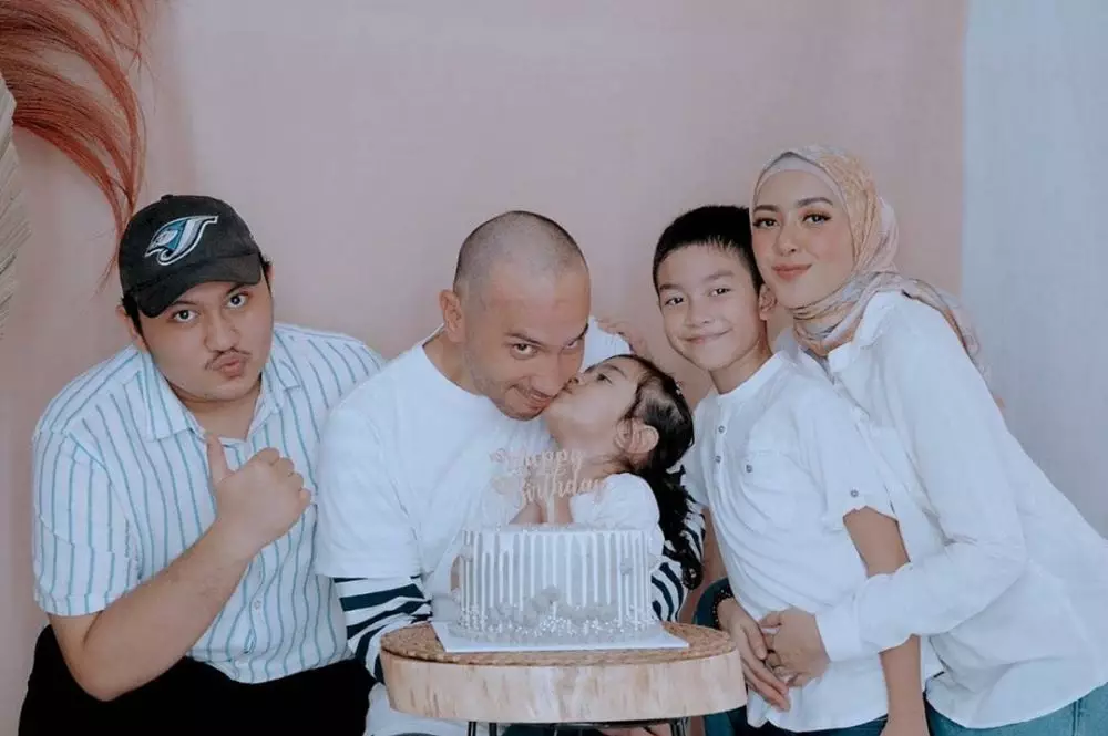 Potret kompak keluarga Gary Iskak © 2020 brilio.net