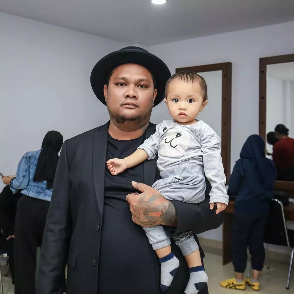 Virgoun momong ketiga anaknya Instagram