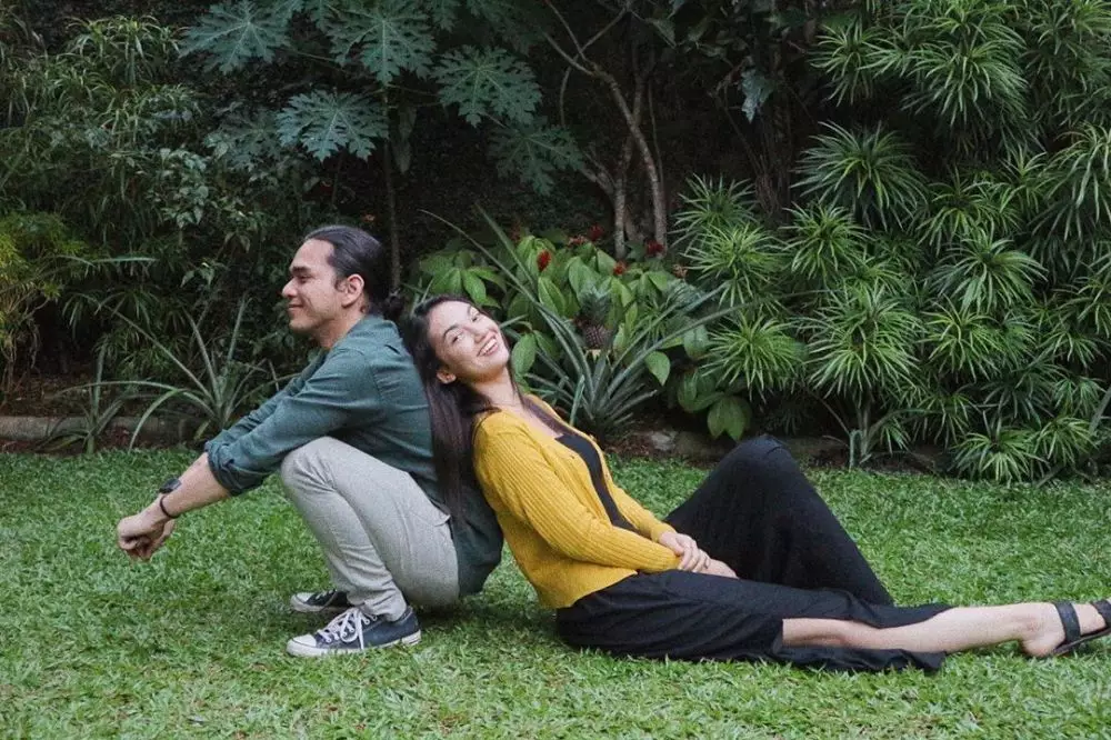 Kedekatan pasangan sinetron di luar syuting  Instagram Kedekatan pasangan sinetron di luar syuting  Instagram