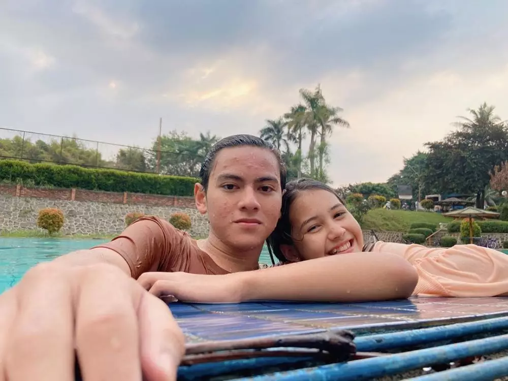 Kedekatan pasangan sinetron di luar syuting  Instagram Kedekatan pasangan sinetron di luar syuting  Instagram