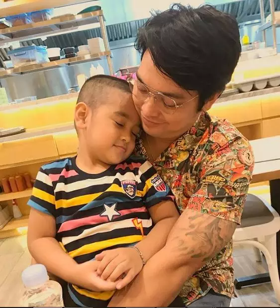 Donnie Sibarani momong Instagram