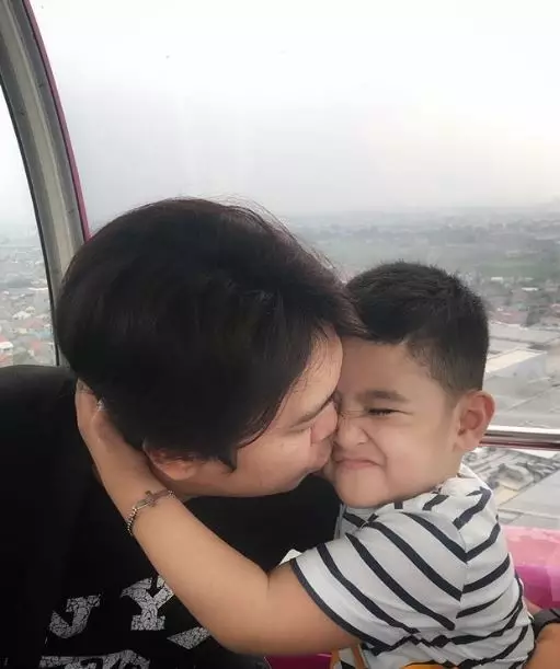 Donnie Sibarani momong Instagram