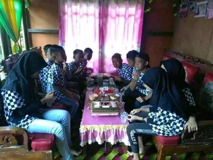 Potet Indonesian Street Style Berbagai sumber