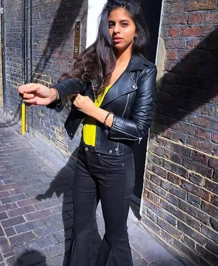 gaya casual suhana khan Instagram