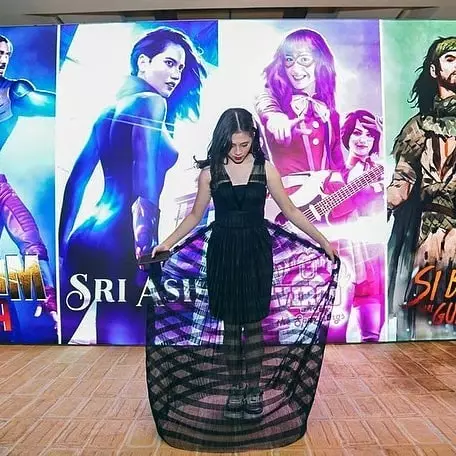 Potret zara pakai gaun © 2020 brilio.net