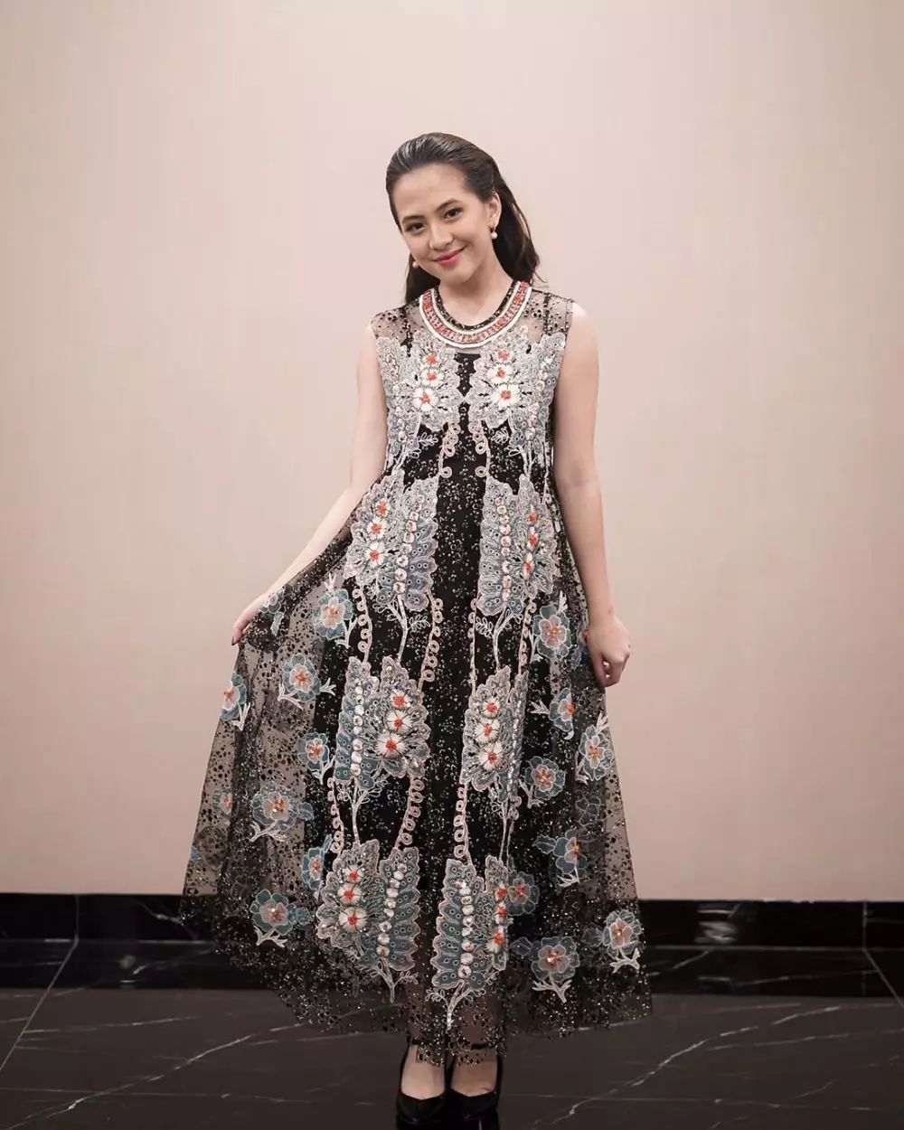 Potret zara pakai gaun © 2020 brilio.net