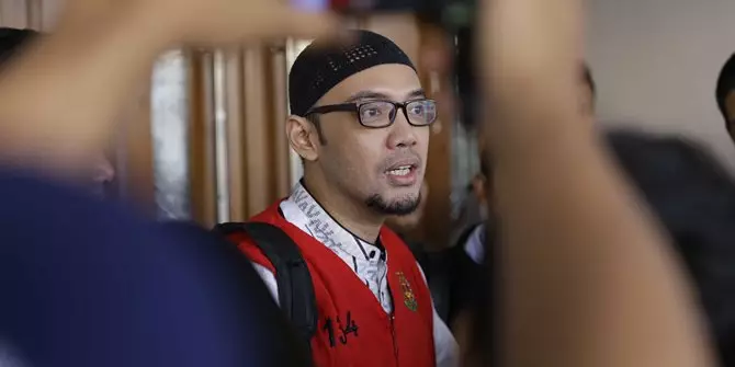 5 Curhat Sandy Tumiwa usai keluar penjara © 2020 brilio.net 5 Curhat Sandy Tumiwa usai keluar penjara © 2020 brilio.net