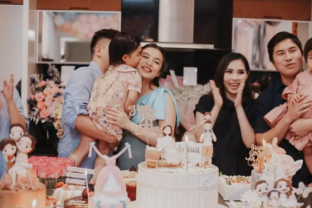 ultah Chelsea Olivia berbagai sumber ultah Chelsea Olivia berbagai sumber