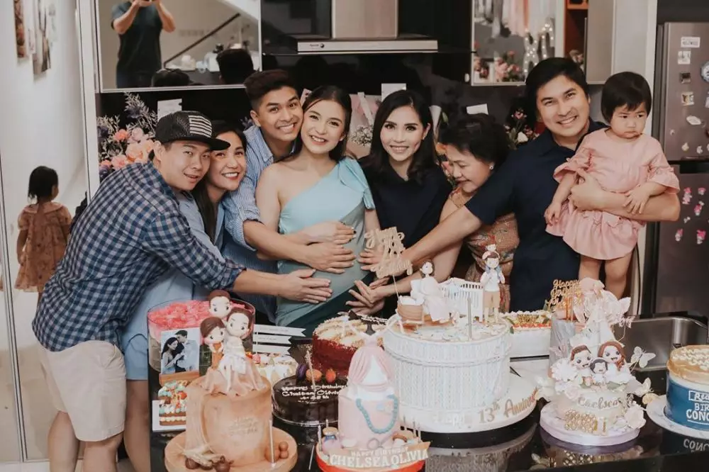 ultah Chelsea Olivia berbagai sumber ultah Chelsea Olivia berbagai sumber