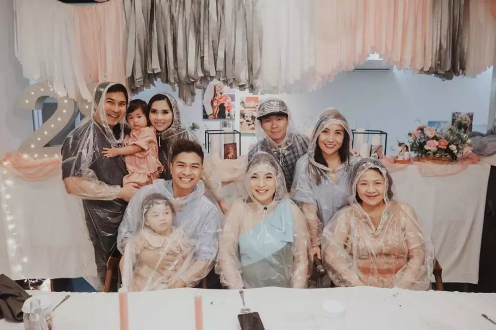 ultah Chelsea Olivia berbagai sumber ultah Chelsea Olivia berbagai sumber