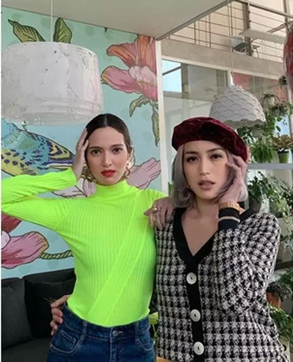 Perjalanan karier Nia Ramadhani © 2020 brilio.net Perjalanan karier Nia Ramadhani © 2020 brilio.net