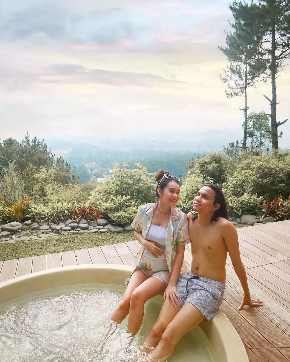 Conchita Caroline pamer baby bump Instagram Conchita Caroline pamer baby bump Instagram