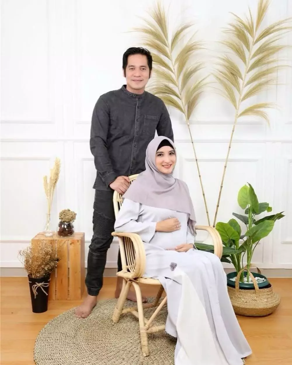 Beda gaya maternity Chaca Thakya Instagram Beda gaya maternity Chaca Thakya Instagram