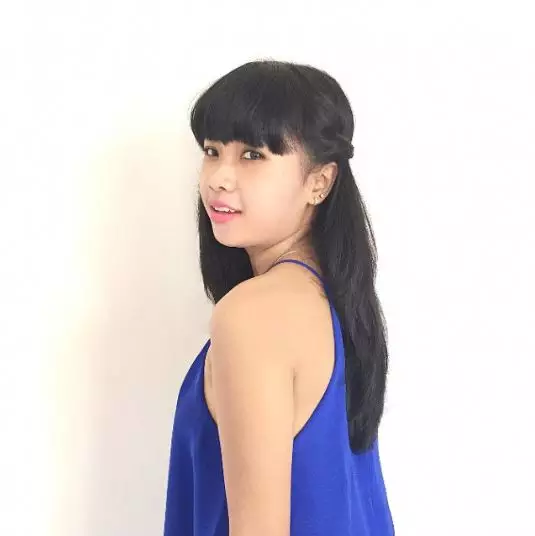 Potret transformasi Ayya Renita Instagram Potret transformasi Ayya Renita Instagram