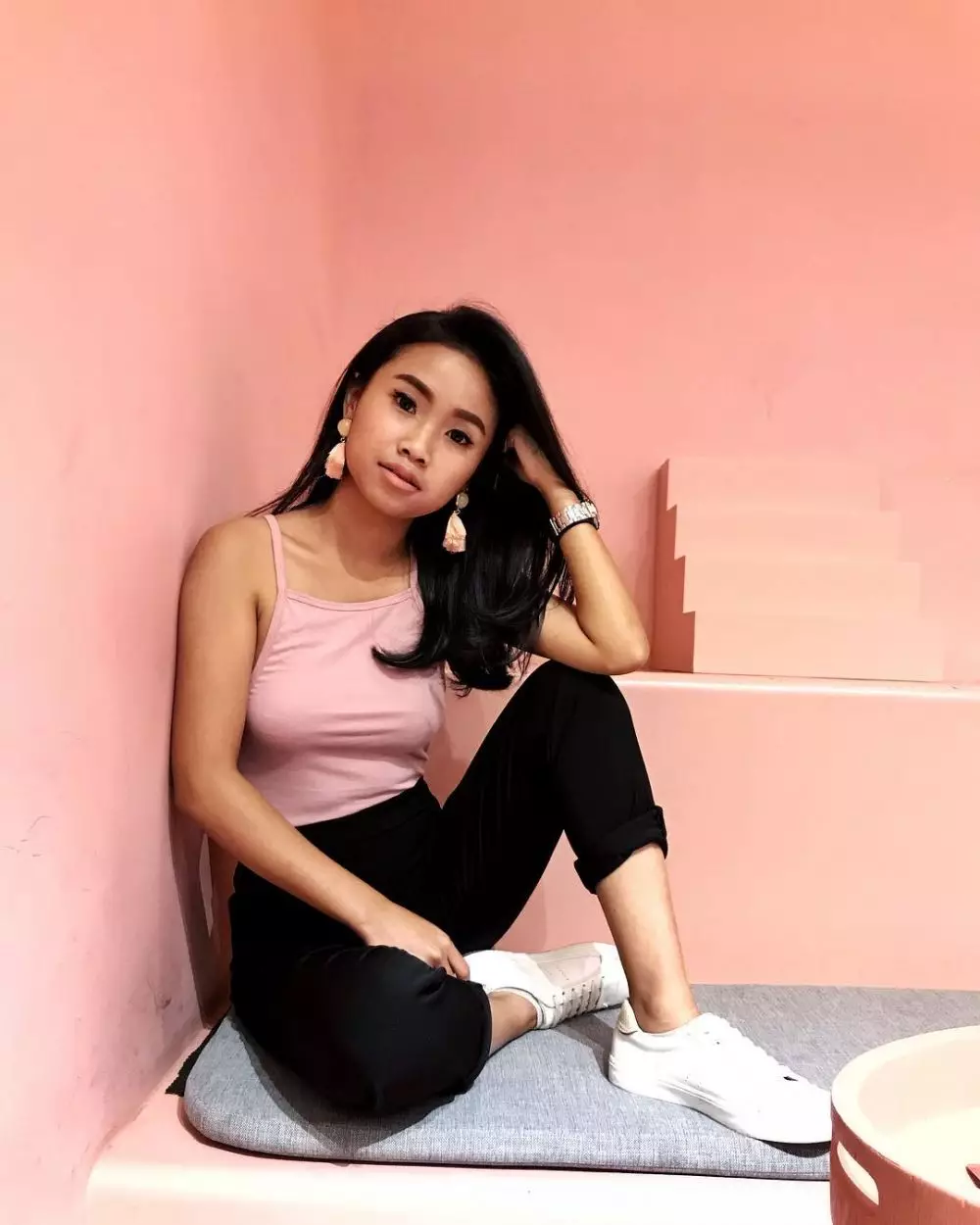 Potret transformasi Ayya Renita Instagram Potret transformasi Ayya Renita Instagram