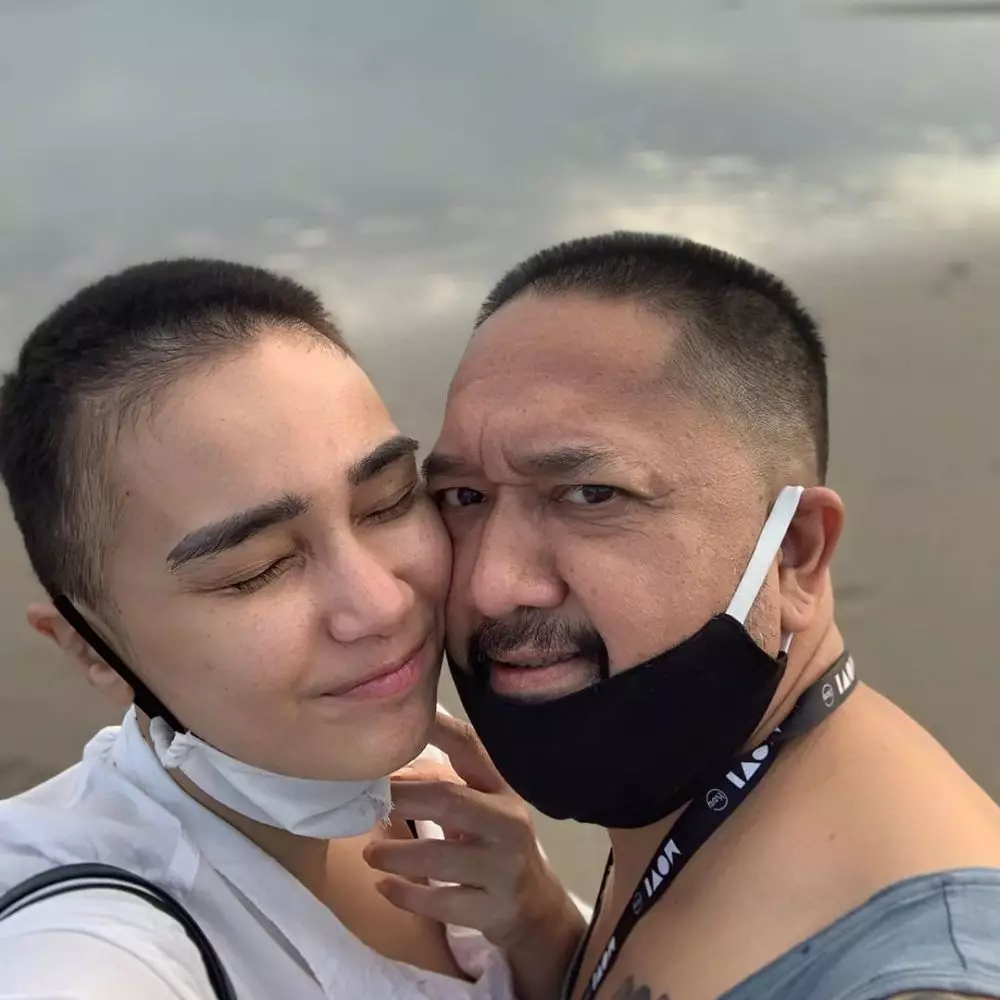 Potret kompak Feby dan suami Berbagai sumber