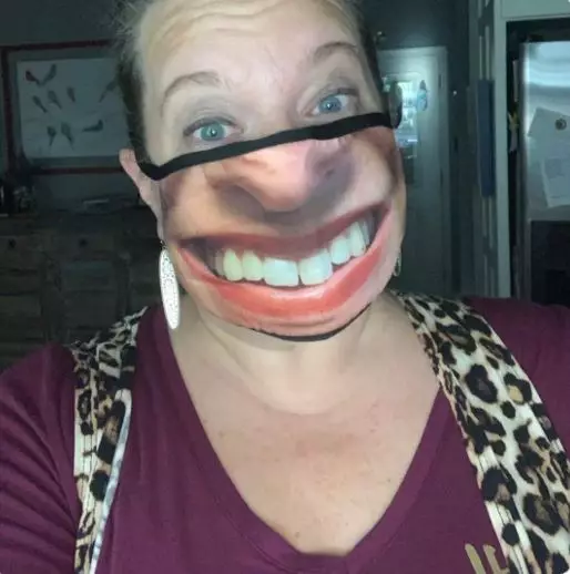 Masker ini ubah ekspresi wajah orang © 2020 brilio.net Masker ini ubah ekspresi wajah orang © 2020 brilio.net