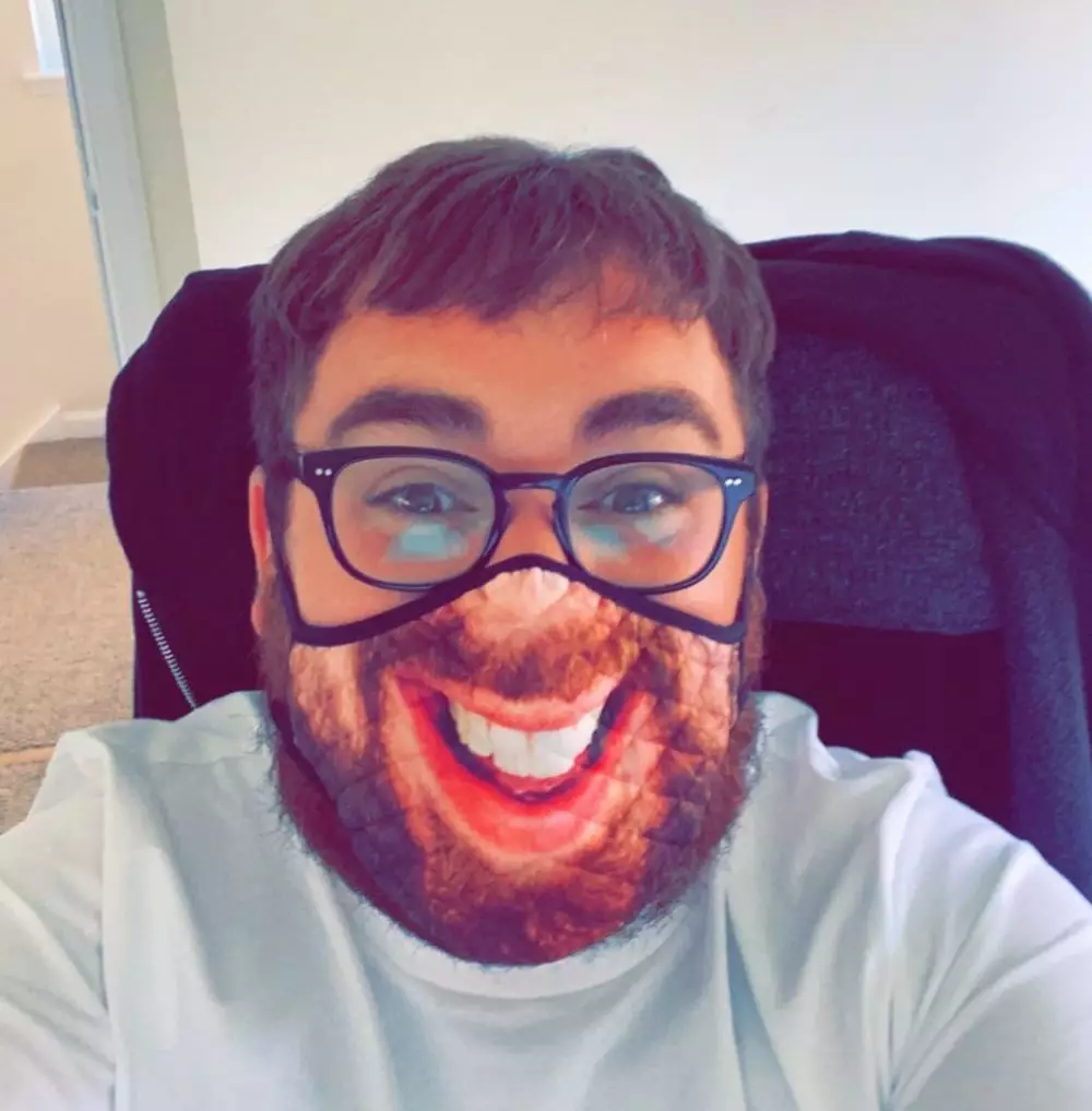 Masker ini ubah ekspresi wajah orang © 2020 brilio.net Masker ini ubah ekspresi wajah orang © 2020 brilio.net