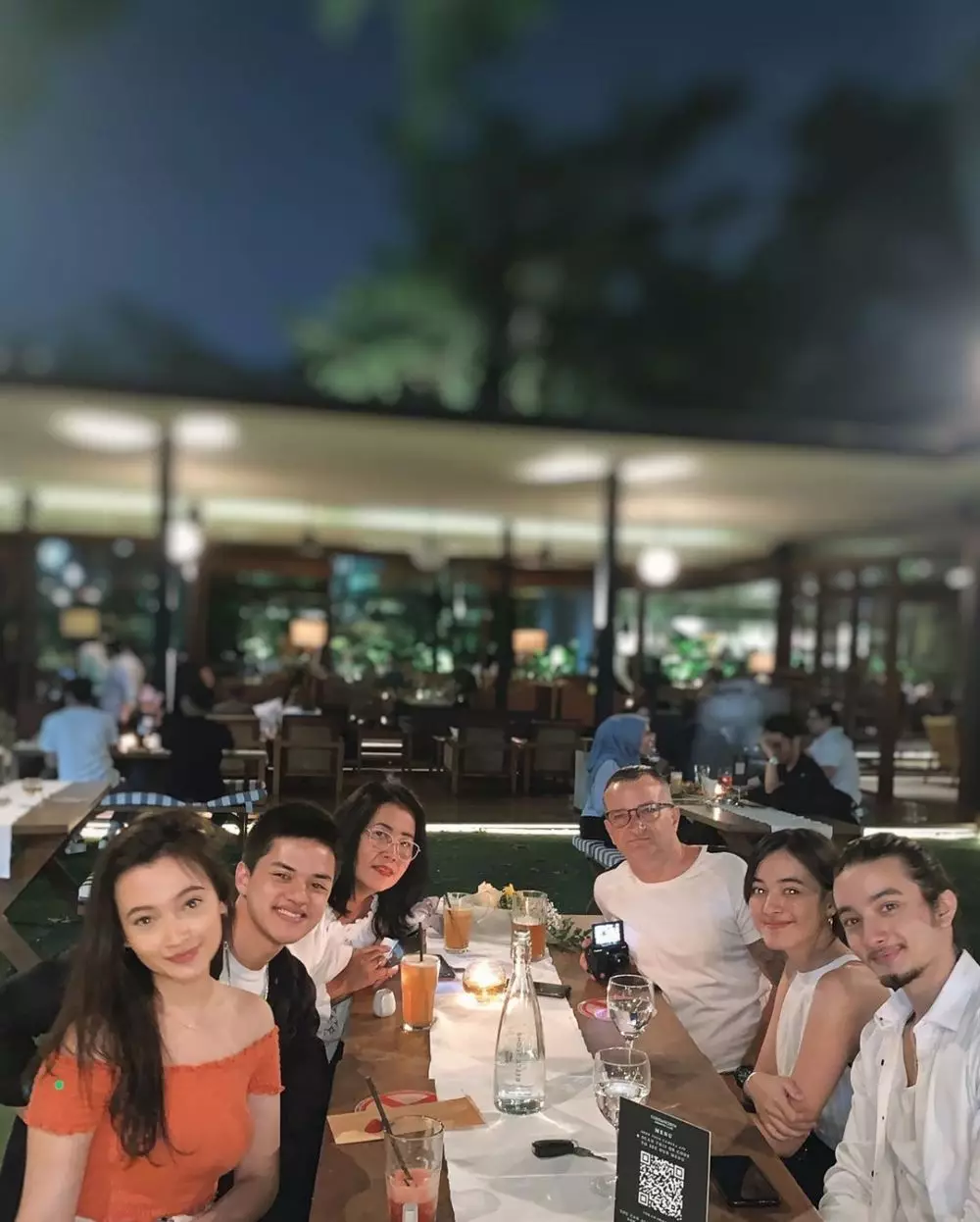 momen makan malam keluarga bryan domani instagram