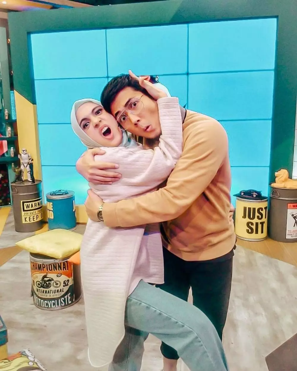 potret kocak gina dan kinos Instagram potret kocak gina dan kinos Instagram