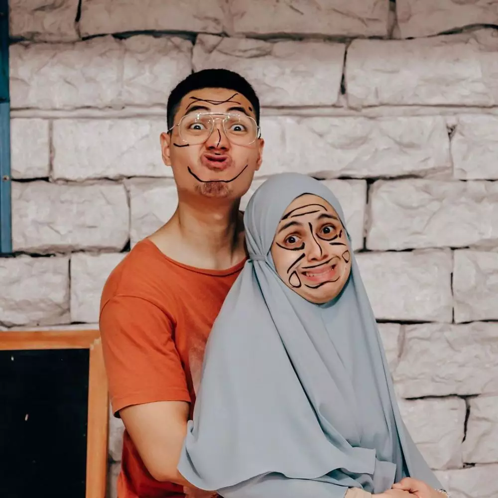 potret kocak gina dan kinos Instagram potret kocak gina dan kinos Instagram