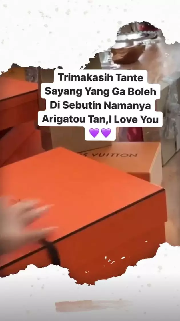 potret hadiah ulang tahun syahrini © 2020 Instagram/@princessyahrini  potret hadiah ulang tahun syahrini © 2020 Instagram/@princessyahrini