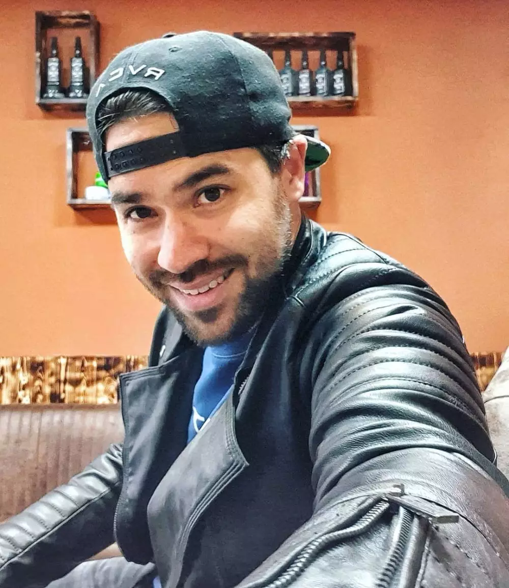  potret Peter Lufting kekasih Chef Marinka © 2020 Instagram/@peteronemusic