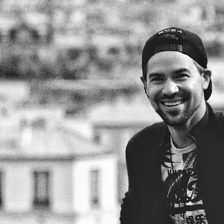  potret Peter Lufting kekasih Chef Marinka © 2020 Instagram/@peteronemusic