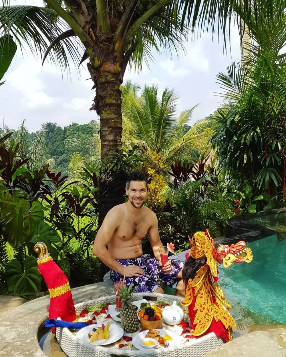  potret Peter Lufting kekasih Chef Marinka © 2020 Instagram/@peteronemusic