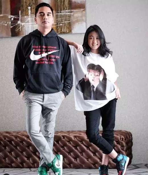 Gitaris dan putrinya Instagram