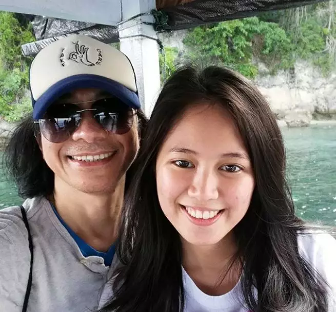 Gitaris dan putrinya Instagram