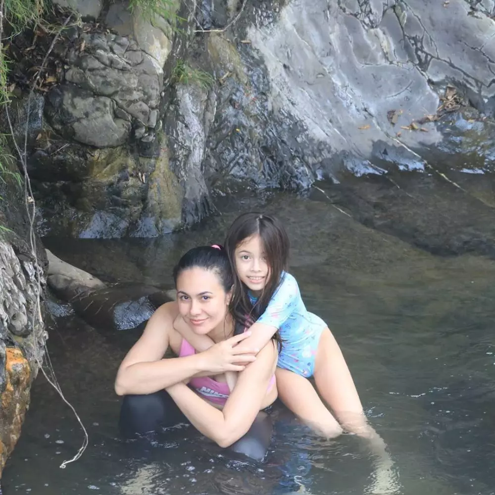 Potret Wulan Guritno main ke alam Instagram Potret Wulan Guritno main ke alam Instagram