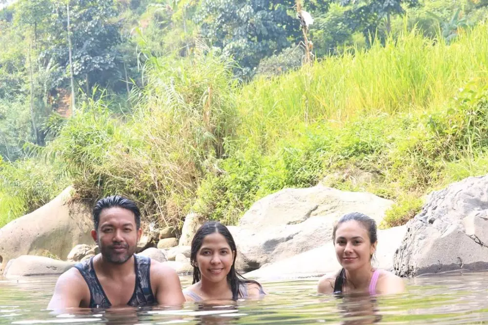 Potret Wulan Guritno main ke alam Instagram Potret Wulan Guritno main ke alam Instagram