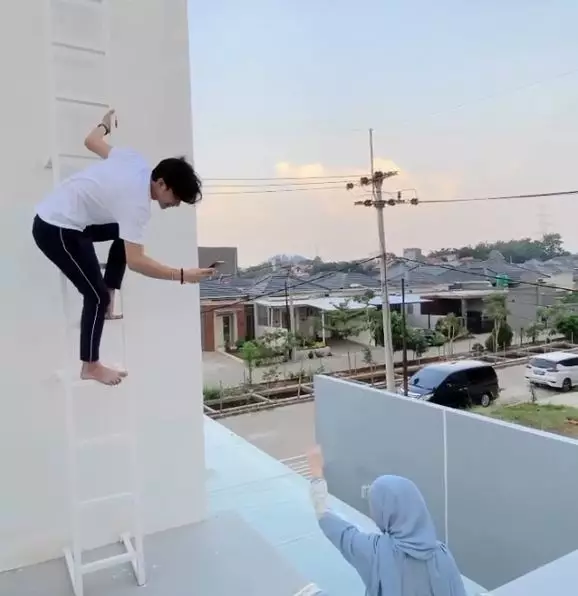 Dinda Hauw Difoto Rey Mbayang berbagai sumber Dinda Hauw Difoto Rey Mbayang berbagai sumber