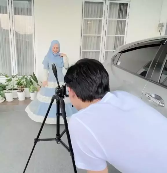 Dinda Hauw Difoto Rey Mbayang berbagai sumber Dinda Hauw Difoto Rey Mbayang berbagai sumber