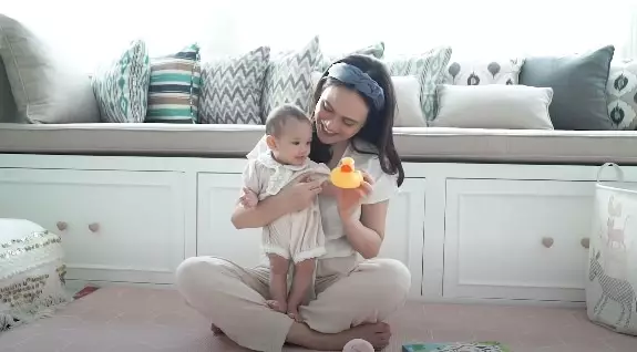 Shandy dan Claire belajar © 2020 brilio.net