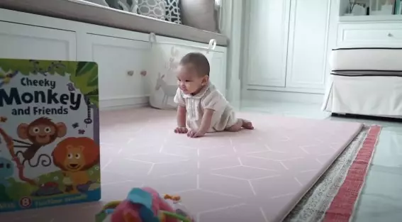 Shandy dan Claire belajar © 2020 brilio.net