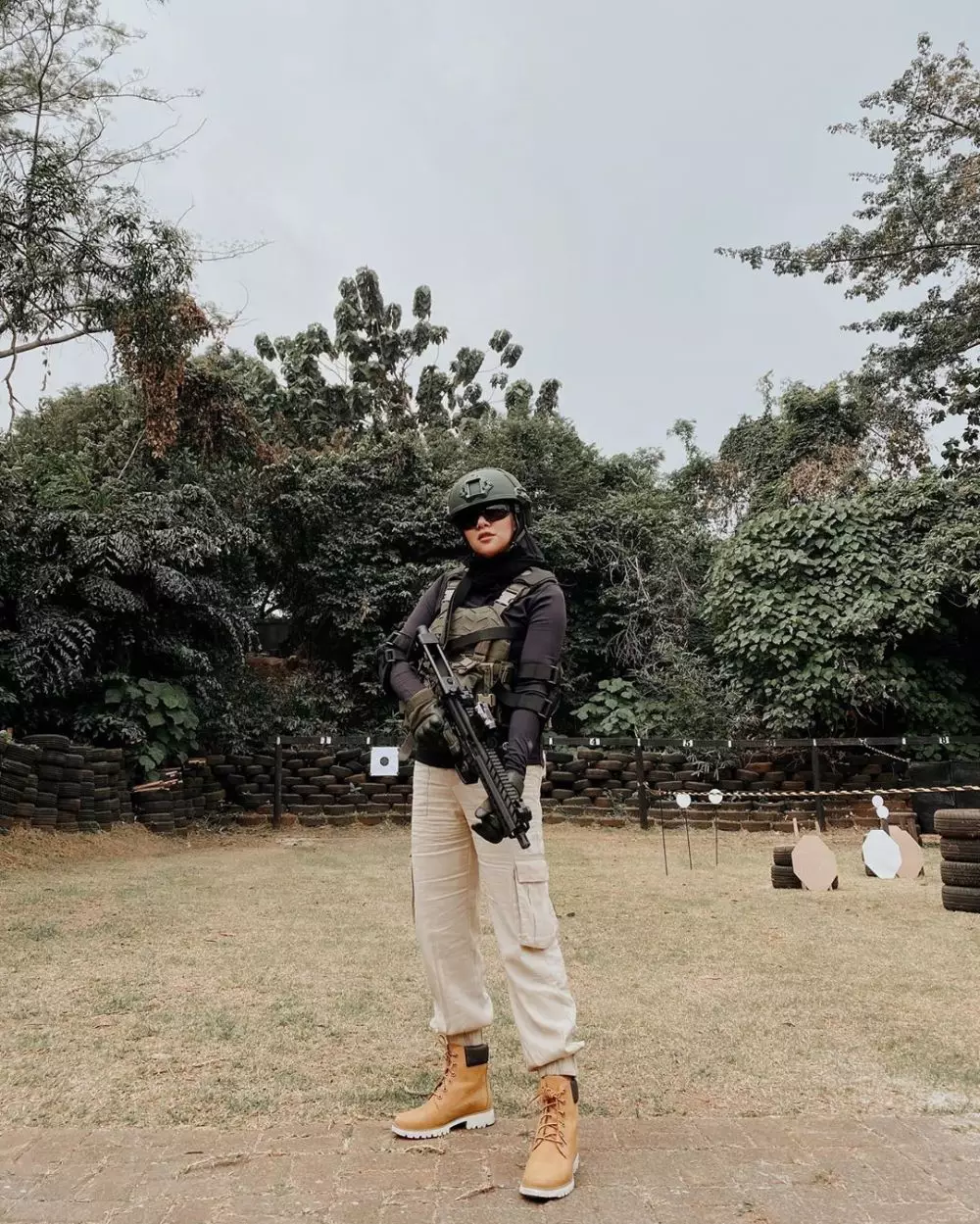 seleb cantik hobi menembak © 2020 Instagram