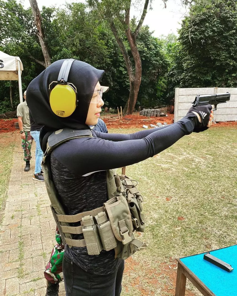 seleb cantik hobi menembak © 2020 Instagram