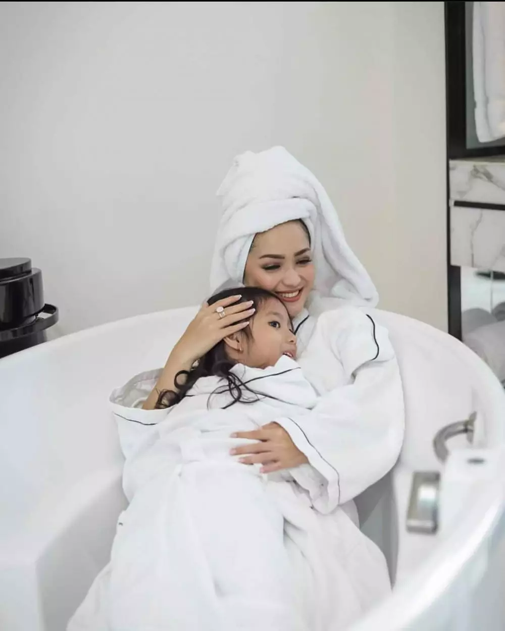 pesinetron bathtub instagram