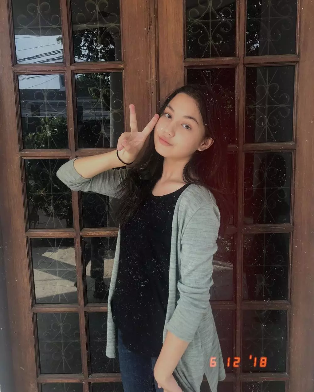 potret saskia chadwick pemeran santi © 2020 Instagram/@saskiachadwick_