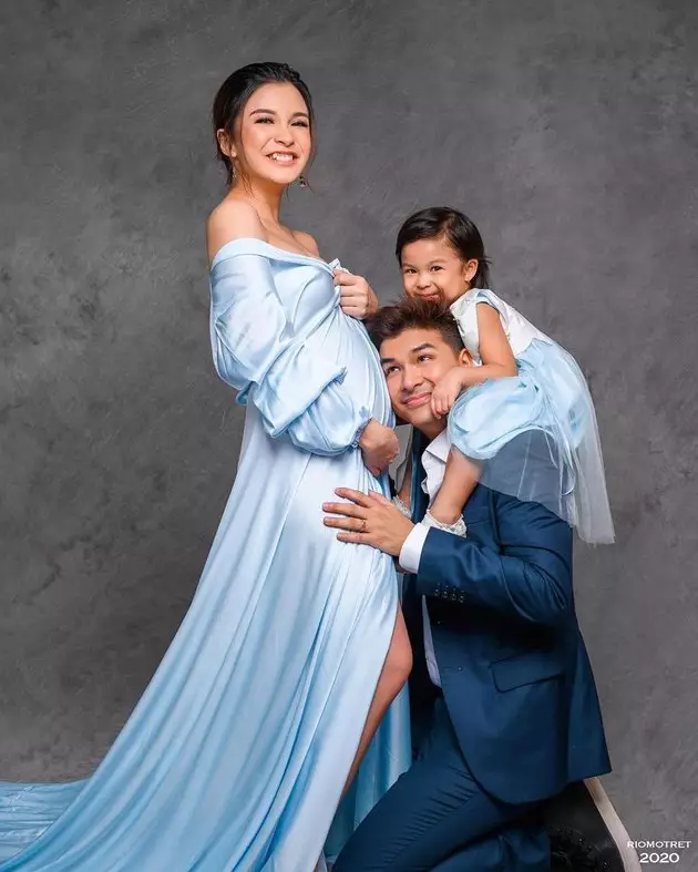 Seleb ini pemotretan maternity ajak putrinya © 2020 brilio.net