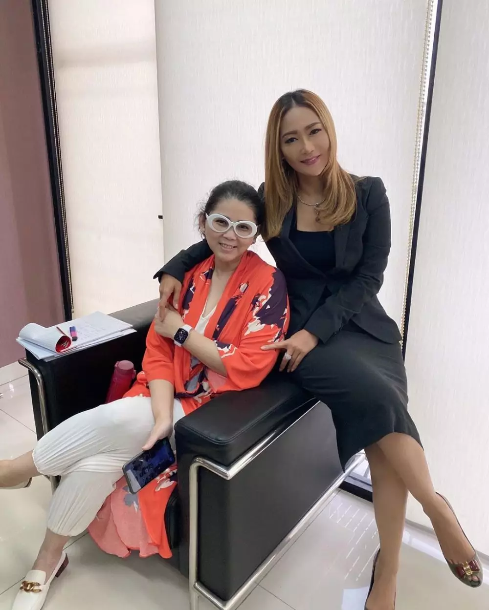 potret inul saat ngantor © 2020 Instagram/@inul.d