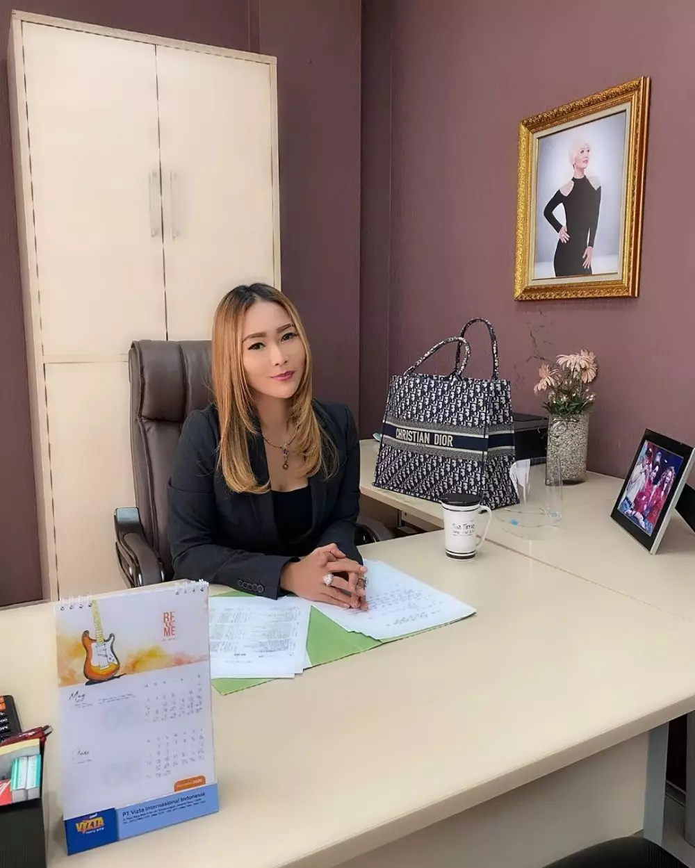 potret inul saat ngantor © 2020 Instagram/@inul.d