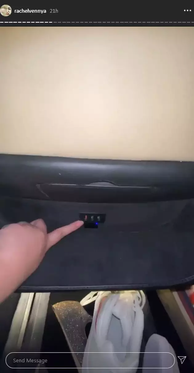 potret mobil mewah rachel vennya © 2020 Instagram/@rachelvennya potret mobil mewah rachel vennya © 2020 Instagram/@rachelvennya