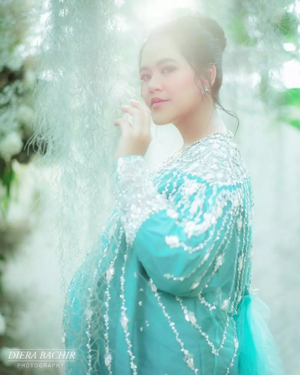 beda gaya maternity Kahiyang Ayu Instagram