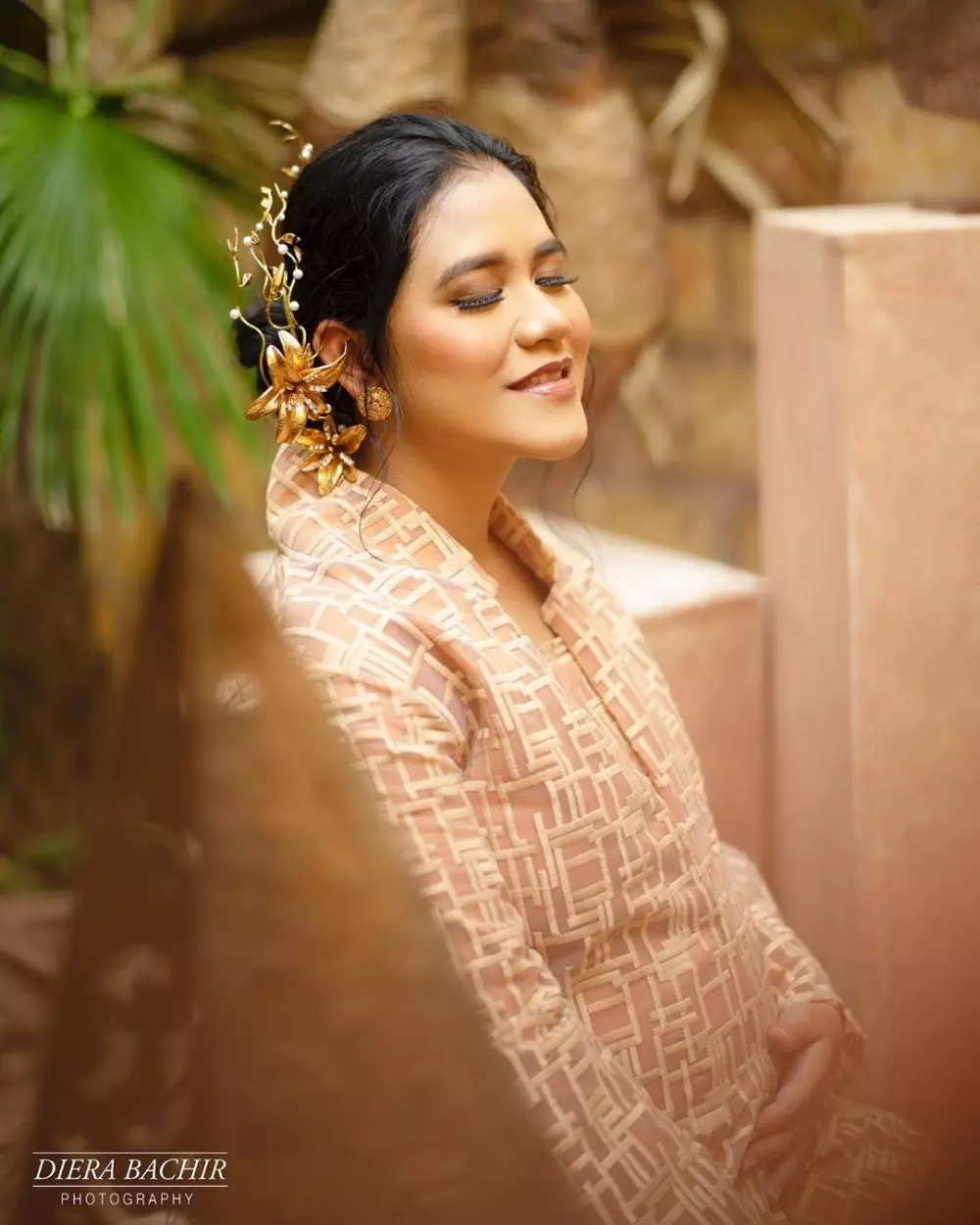 beda gaya maternity Kahiyang Ayu Instagram